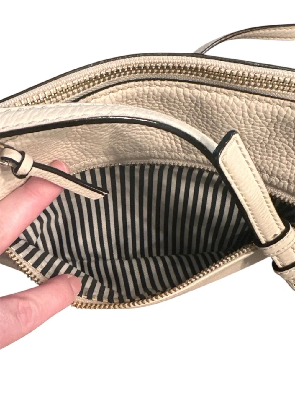 Kate Spade Pebbled Leather Crossbody Bag in Light Beige / Cream with Dusty EUC - Picture 8 of 9